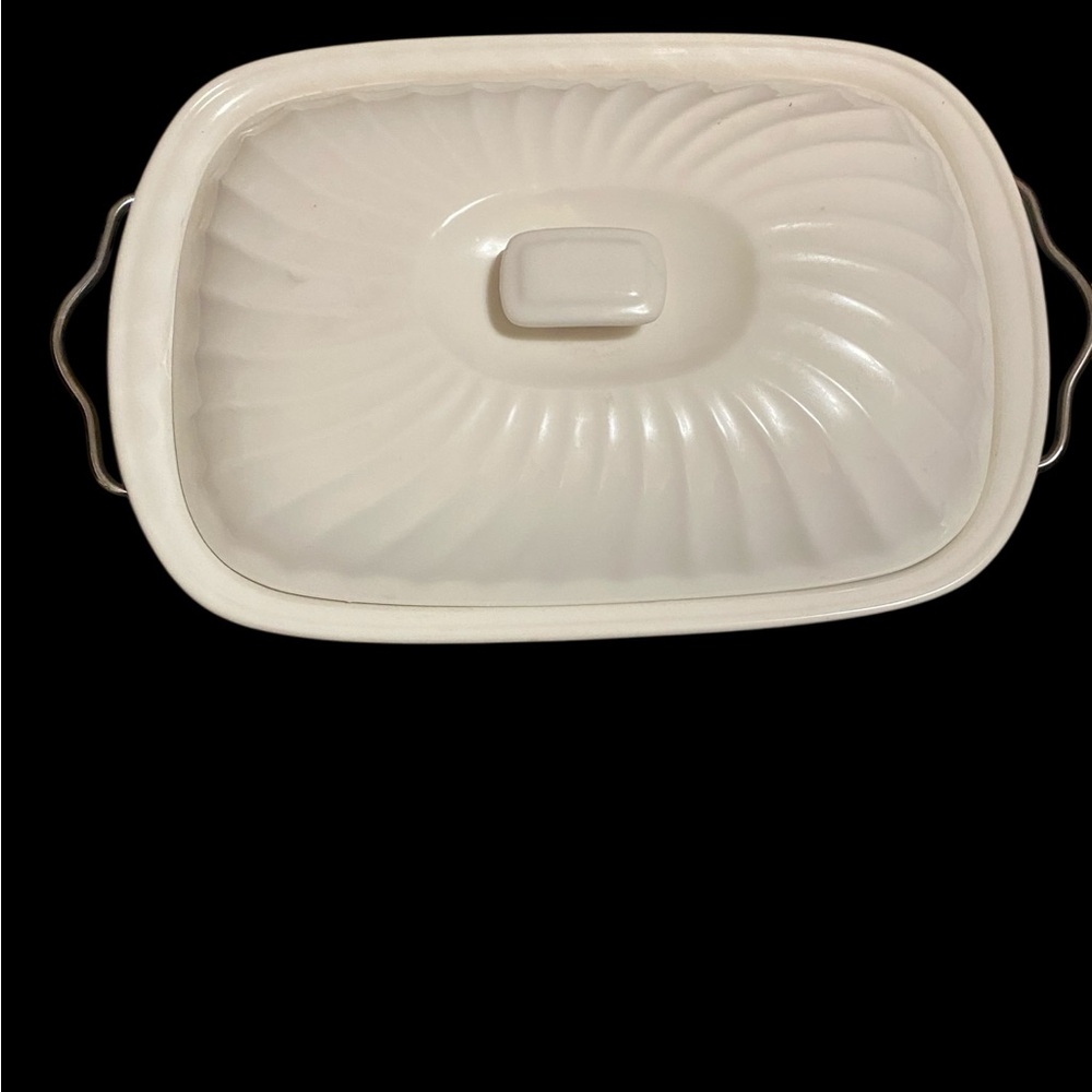 Godinger Rare Vintage 2 Quart Rectangular Covered Porcelain Baker W/Serving Rack